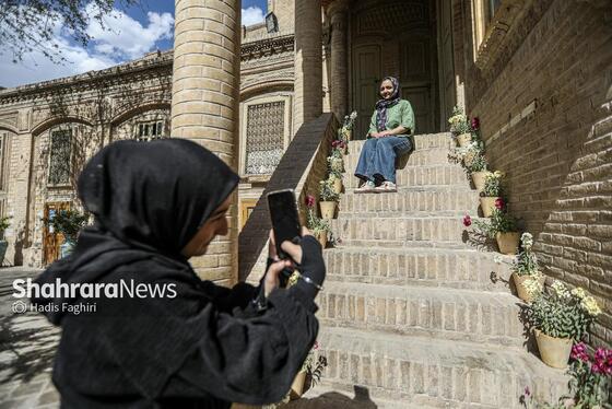 گزارش تصویری | مسافران نوروزی در خانه داروغه مشهد