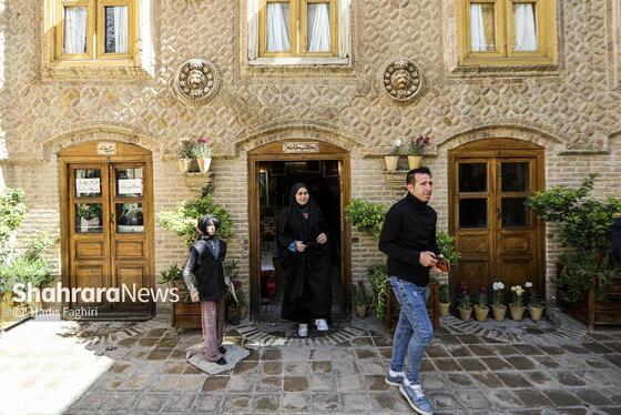 گزارش تصویری | مسافران نوروزی در خانه داروغه مشهد