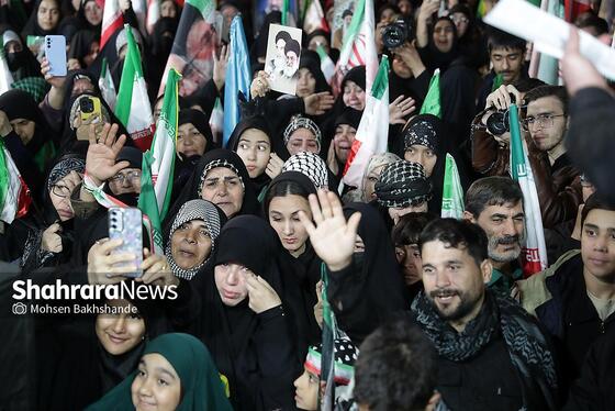 گزارش تصویری | بیست و نهمین شب حضور حماسی مردم با حضور امام جمعه مشهد