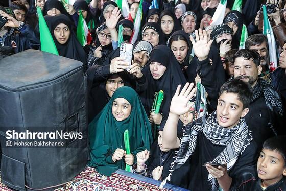 گزارش تصویری | بیست و نهمین شب حضور حماسی مردم با حضور امام جمعه مشهد