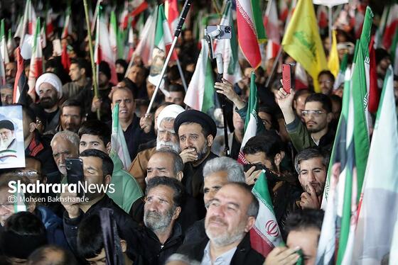 گزارش تصویری | بیست و نهمین شب حضور حماسی مردم با حضور امام جمعه مشهد