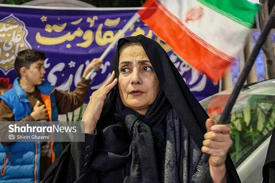 گزارش تصویری | بیست و نهمین شب حضور حماسی مردم مشهد،حضور کادر درمان در سنگر خیابان