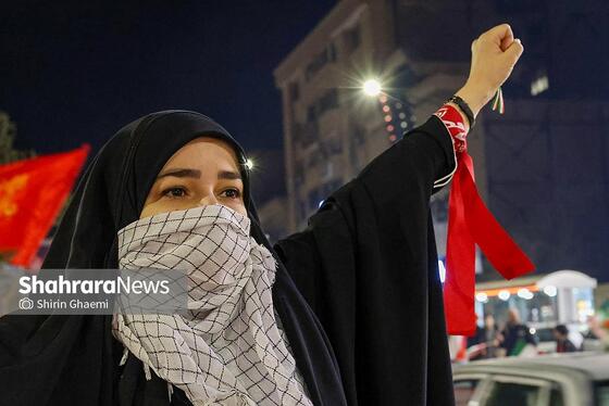 گزارش تصویری | بیست و نهمین شب حضور حماسی مردم مشهد،حضور کادر درمان در سنگر خیابان