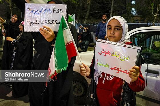 گزارش تصویری | بیست و نهمین شب حضور حماسی مردم مشهد،حضور کادر درمان در سنگر خیابان