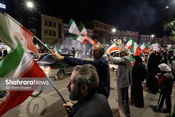 گزارش تصویری | بیست و نهمین شب حضور حماسی مردم مشهد،حضور کادر درمان در سنگر خیابان