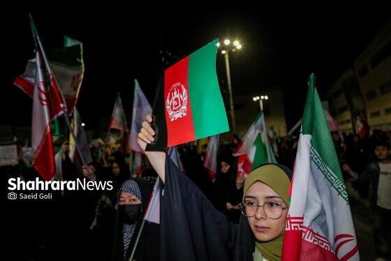 گزارش تصویری | بیعت مهاجران افغانستانی با حضور در عرصه میدان شهدای مشهد با رهبر انقلاب اسلامی