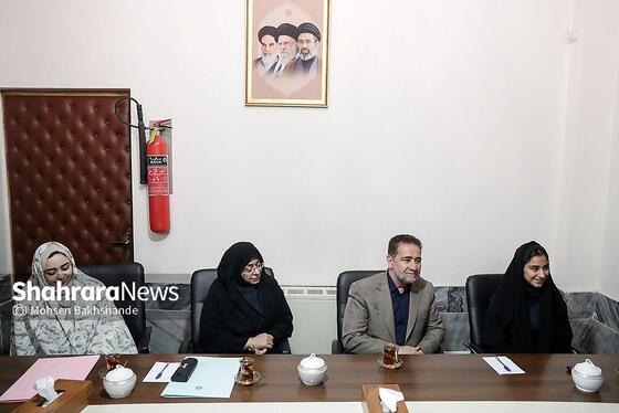 گزارش تصویری | دیدار تولیت آستان قدس رضوی با سارا دیدار بازیکن تیم ملی فوتبال ایران