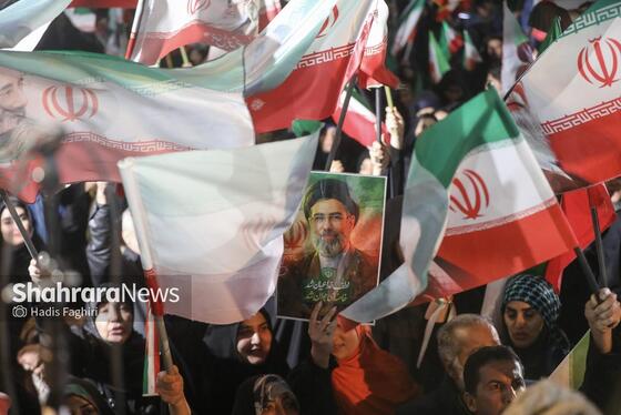 گزارش تصویری | سی‌ودومین خروش شبانه مشهدی‌ها در سنگر خیابان