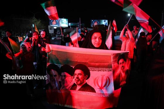 گزارش تصویری | سی‌وسومین شب حضور حماسی مردم مشهد در خیابان‌ها | مراسم وداع با پیکر شهدای امنیت در میدان فلسطین