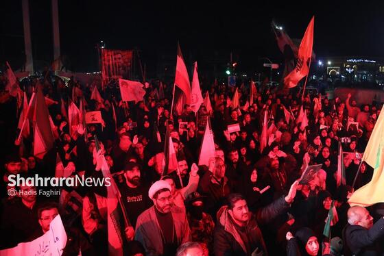 گزارش تصویری | سی‌وسومین شب حضور حماسی مردم مشهد در خیابان‌ها | مراسم وداع با پیکر شهدای امنیت در میدان فلسطین