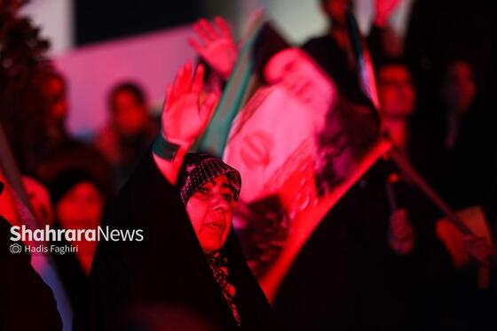 گزارش تصویری | سی‌وسومین شب حضور حماسی مردم مشهد در خیابان‌ها | مراسم وداع با پیکر شهدای امنیت در میدان فلسطین