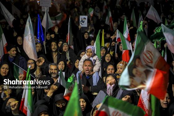 گزارش تصویری | موج سی‌ و چهارم حضور حماسی مردم مشهد در خیابان‌ها