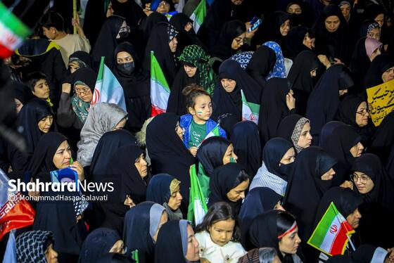 گزارش تصویری | موج سی‌ و چهارم حضور حماسی مردم مشهد در خیابان‌ها