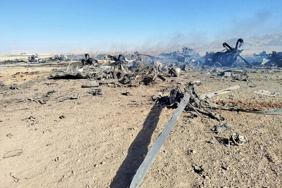 عکس‌های از انهدام پرنده‌های دشمن متخاصم آمریکایی در ایران | طبس ۲