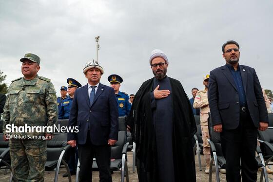 گزارش تصویری | ورود نخستین کاروان کمک‌های بشردوستانه قرقیزستان به ایران از مرز سرخس