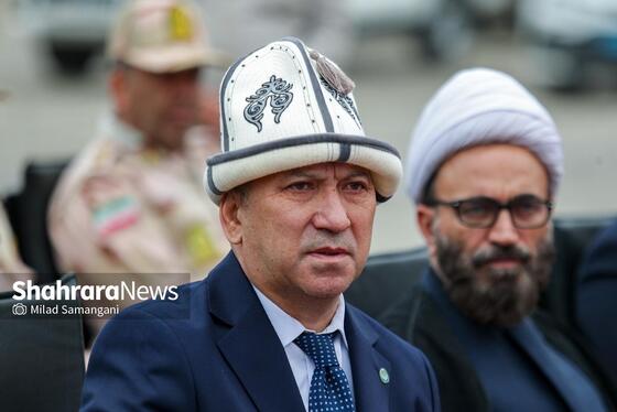 گزارش تصویری | ورود نخستین کاروان کمک‌های بشردوستانه قرقیزستان به ایران از مرز سرخس