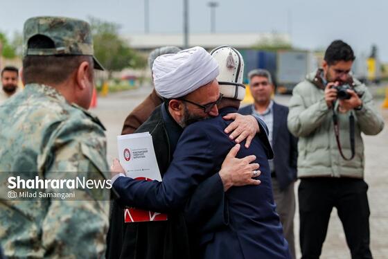 گزارش تصویری | ورود نخستین کاروان کمک‌های بشردوستانه قرقیزستان به ایران از مرز سرخس