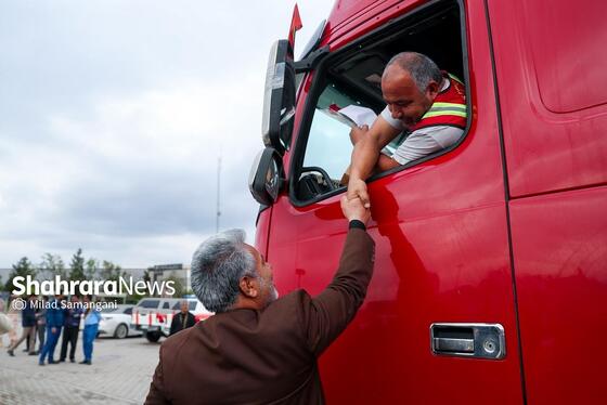 گزارش تصویری | ورود نخستین کاروان کمک‌های بشردوستانه قرقیزستان به ایران از مرز سرخس