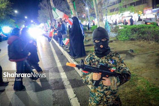 گزارش تصویری | سی‌وهفتمین شب شکوه حضور مردم در خیابان‌های مشهد