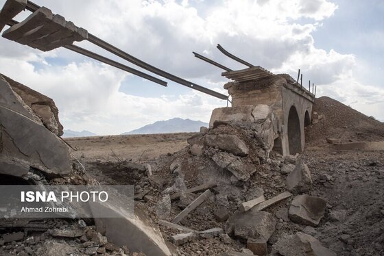 گزارش تصویری | خسارات ناشی از تجاوز آمریکایی صهیونیستی به پل راه آهن در محدوده استان قم