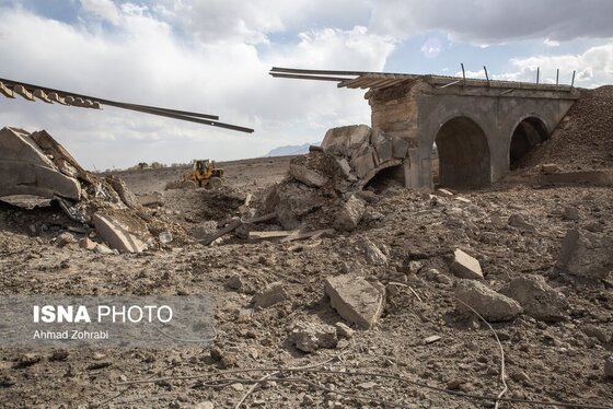 گزارش تصویری | خسارات ناشی از تجاوز آمریکایی صهیونیستی به پل راه آهن در محدوده استان قم