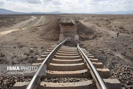 گزارش تصویری | خسارات ناشی از تجاوز آمریکایی صهیونیستی به پل راه آهن در محدوده استان قم