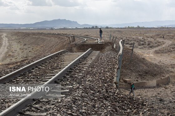 گزارش تصویری | خسارات ناشی از تجاوز آمریکایی صهیونیستی به پل راه آهن در محدوده استان قم