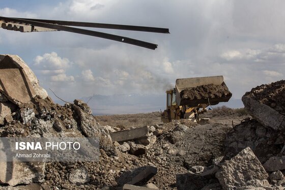 گزارش تصویری | خسارات ناشی از تجاوز آمریکایی صهیونیستی به پل راه آهن در محدوده استان قم