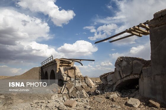 گزارش تصویری | خسارات ناشی از تجاوز آمریکایی صهیونیستی به پل راه آهن در محدوده استان قم