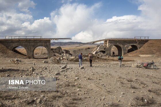 گزارش تصویری | خسارات ناشی از تجاوز آمریکایی صهیونیستی به پل راه آهن در محدوده استان قم
