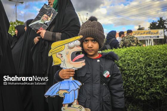 گزارش تصویری | تشکیل زنجیره انسانی مردم در کنار نیروگاه حرارتی مشهد