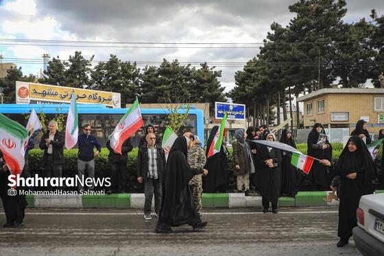 گزارش تصویری | تشکیل زنجیره انسانی مردم در کنار نیروگاه حرارتی مشهد