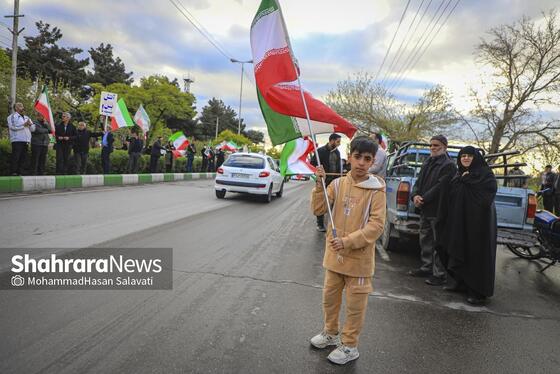 گزارش تصویری | تشکیل زنجیره انسانی مردم در کنار نیروگاه حرارتی مشهد