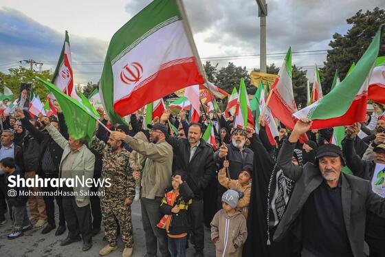 گزارش تصویری | تشکیل زنجیره انسانی مردم در کنار نیروگاه حرارتی مشهد