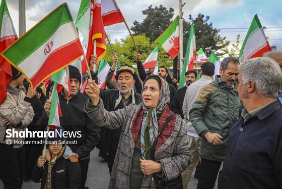 گزارش تصویری | تشکیل زنجیره انسانی مردم در کنار نیروگاه حرارتی مشهد