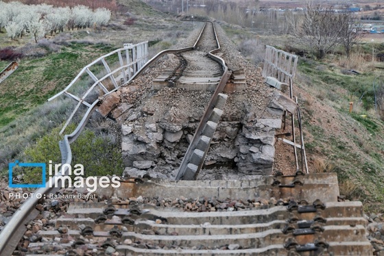 گزارش تصویری | حمله هوایی به پل راه‌آهن امین آباد زنجان