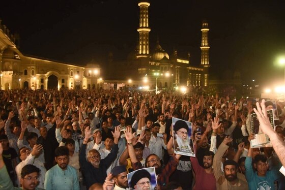 مراسم اربعین رهبر شهید در لکهنو هند + فیلم و عکس