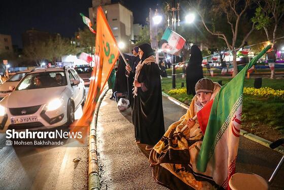 گزارش تصویری | سی‌ونهمین شب شکوه حضور مردم در خیابان‌های مشهد ۱