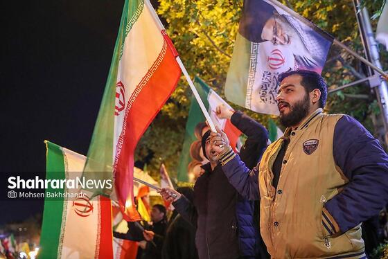 گزارش تصویری | سی‌ونهمین شب شکوه حضور مردم در خیابان‌های مشهد ۱