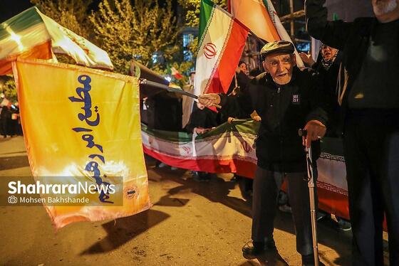 گزارش تصویری | سی‌ونهمین شب شکوه حضور مردم در خیابان‌های مشهد ۱