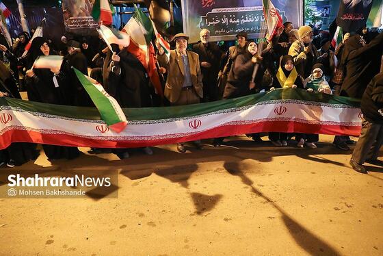 گزارش تصویری | سی‌ونهمین شب شکوه حضور مردم در خیابان‌های مشهد ۱