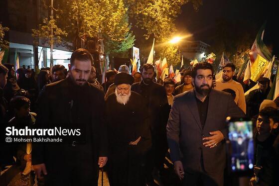 گزارش تصویری | سی‌ونهمین شب شکوه حضور مردم در خیابان‌های مشهد ۱