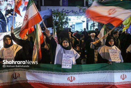 گزارش تصویری | سی‌ونهمین شب شکوه حضور مردم در خیابان‌های مشهد ۱