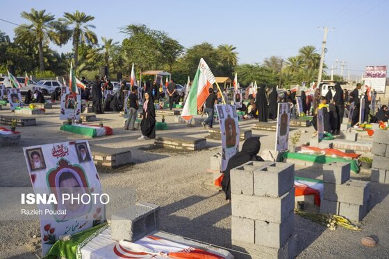 گزارش تصویری | میناب؛ چهلمین روز شهادت دانش‌آموزان مدرسه شجره طیبه