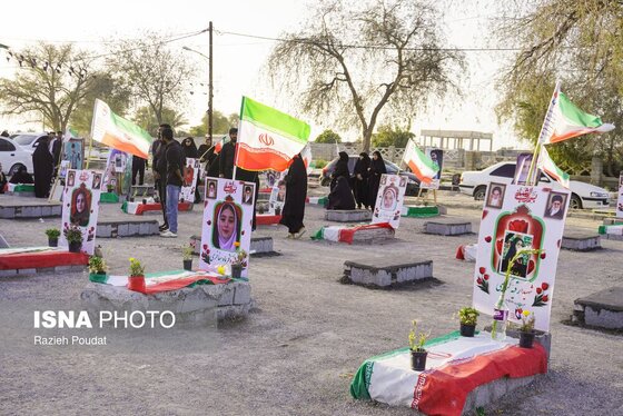 گزارش تصویری | میناب؛ چهلمین روز شهادت دانش‌آموزان مدرسه شجره طیبه