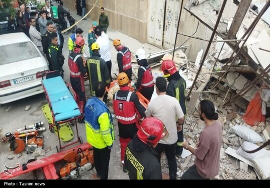 گرفتار شدن شش نفر زیر آوار در مشهد | سه تن نجات یافتند + تصاویر (۲۰ فروردین ۱۴۰۵)