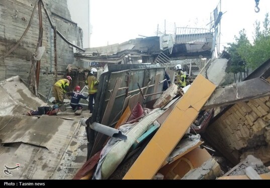 گرفتار شدن شش نفر زیر آوار در مشهد | سه تن نجات یافتند + تصاویر (۲۰ فروردین ۱۴۰۵)