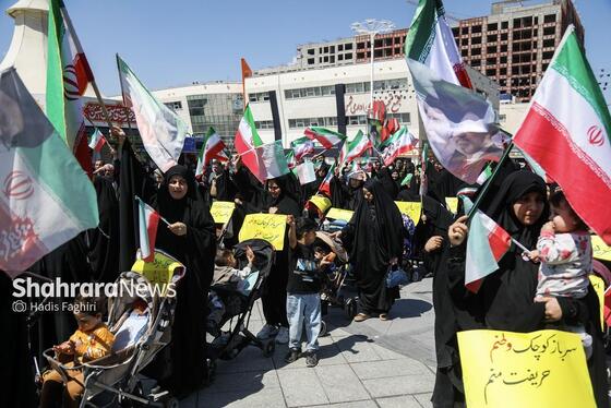 گزارش تصویری| راهپیمایی کالسکه سواران در اربعین رهبر شهید انقلاب در مشهد