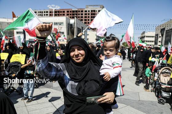 گزارش تصویری| راهپیمایی کالسکه سواران در اربعین رهبر شهید انقلاب در مشهد