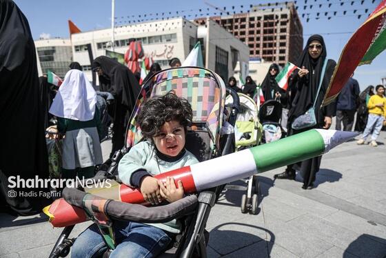 گزارش تصویری| راهپیمایی کالسکه سواران در اربعین رهبر شهید انقلاب در مشهد